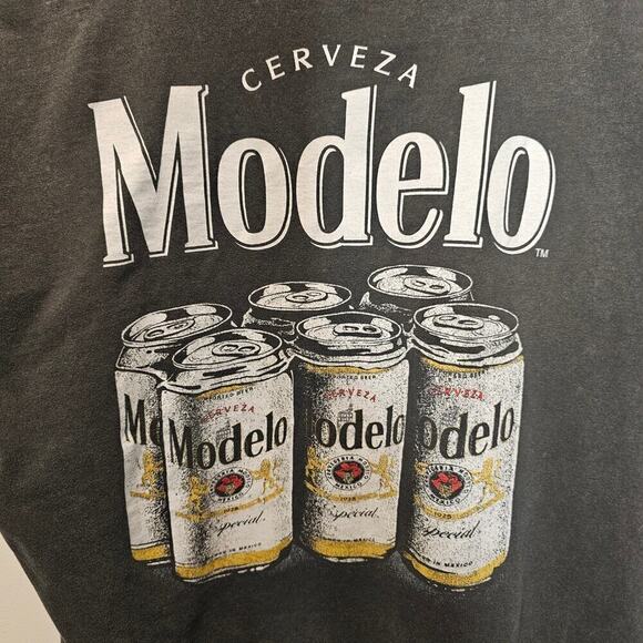 Modelo Men's Beer 6-Pack charcoal Gray Graphic print T-shirt Size small - Picture 4 of 8